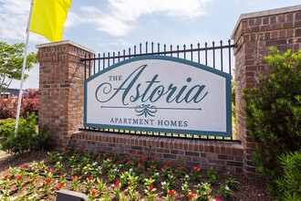 Astoria Apartments in Hope Mills, NC - Building Photo - Building Photo