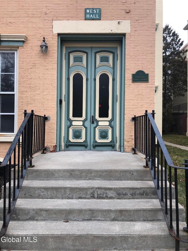 73 Spring St