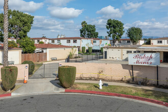 Bishop Manor in Santa Ana, CA - Building Photo - Building Photo