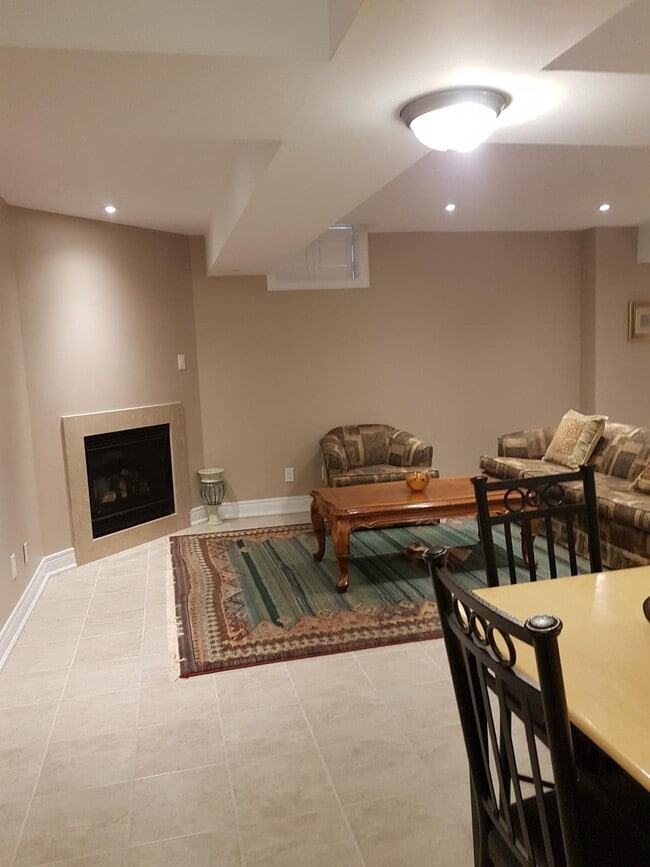18 Boticelli Way in Vaughan, ON - Building Photo - Building Photo