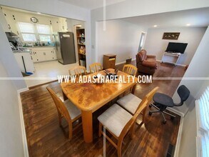 8607 Riggs St in Overland Park, KS - Building Photo - Building Photo