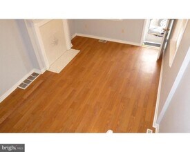 2575 E Huntingdon St in Philadelphia, PA - Building Photo - Building Photo