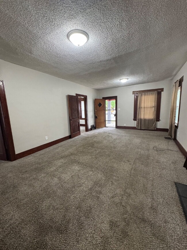 1937 N Fairview Ave in Wichita, KS - Building Photo - Building Photo