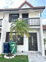 12025 SW 10th St in Miami, FL - Building Photo
