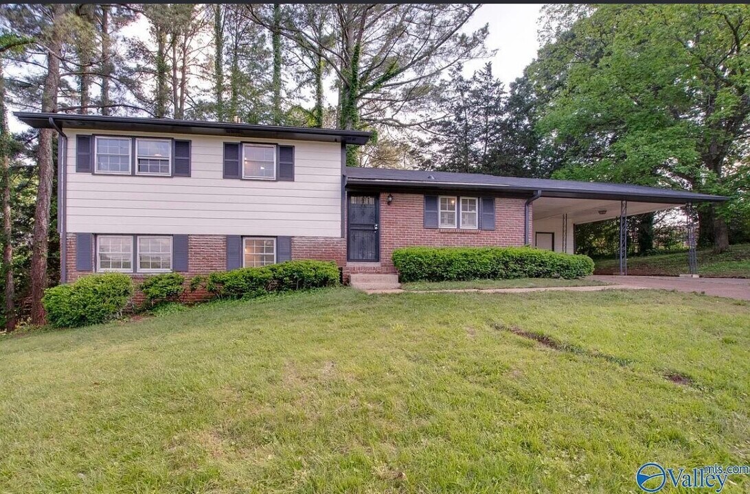 4701 Raton Blvd NW in Huntsville, AL - Building Photo