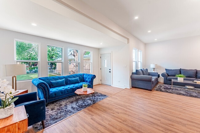 property at 2343 Ridgeland Ave