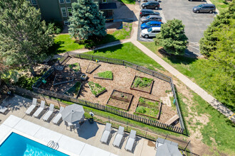 Village Green in Greeley, CO - Foto de edificio - Building Photo