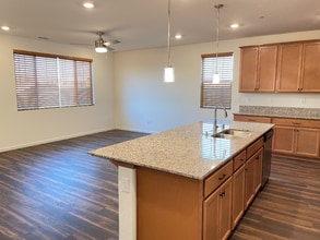 674 Montelena Ct in Lathrop, CA - Building Photo - Building Photo