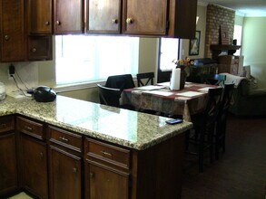 3505 Oak Hollow Dr in Bryan, TX - Foto de edificio - Building Photo