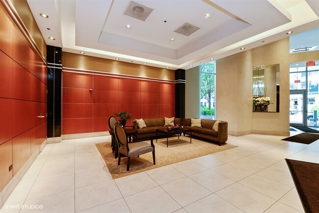 200 W Grand Ave, Unit 1301 in Chicago, IL - Building Photo - Building Photo
