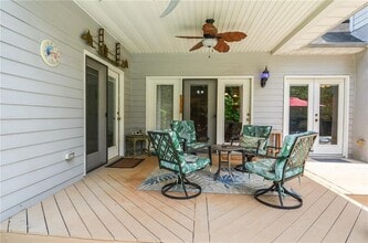 223 Windsong Ln SW in Lilburn, GA - Foto de edificio - Building Photo