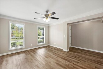 6020 Aderhold Way in Alpharetta, GA - Building Photo - Building Photo