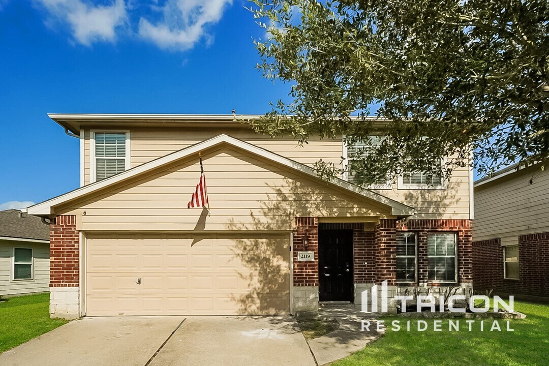 2119 Summit Meadow Dr in Missouri City, TX - Building Photo