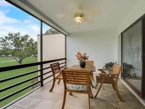 5058 Marsh Field Rd, Unit 8 in Sarasota, FL - Foto de edificio - Building Photo