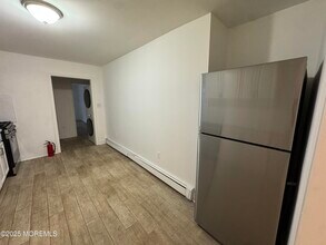 7 Braden Pl in Keansburg, NJ - Building Photo - Building Photo