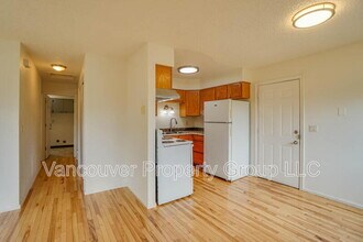609 W McLoughlin Blvd in Vancouver, WA - Building Photo - Building Photo