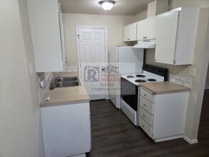 1106 Neil St NE in Lacey, WA - Building Photo - Building Photo