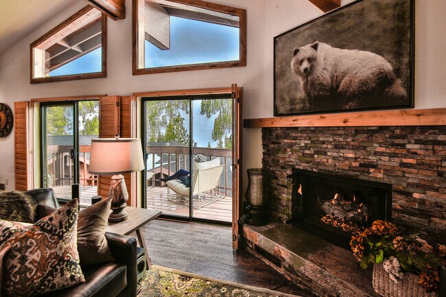 400 Fairview Blvd in Incline Village, NV - Building Photo - Building Photo