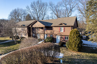 Candlewood Village in Enfield, CT - Foto de edificio - Building Photo