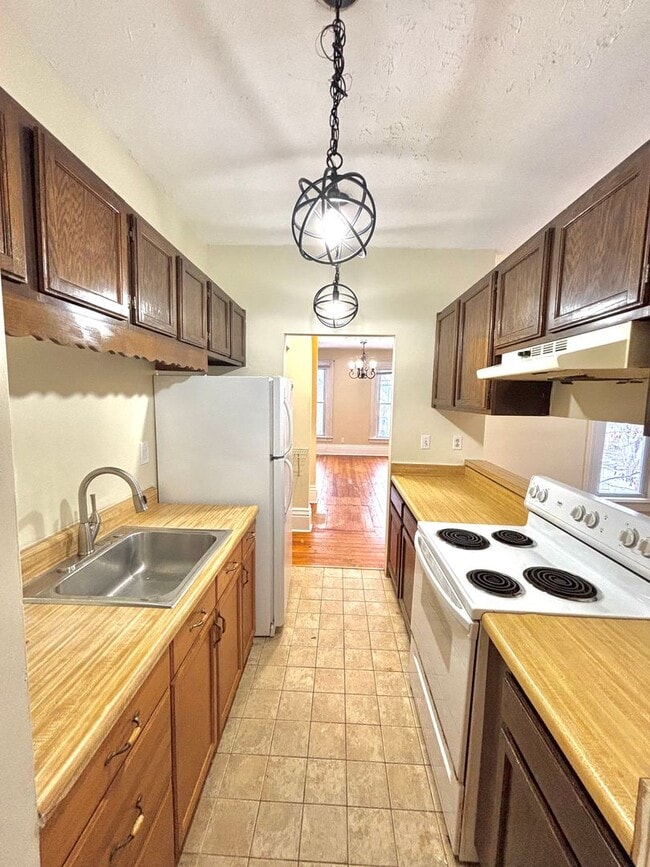 property at 40 Hubbell Park