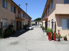 8310-8322 S Western Ave in Los Angeles, CA - Building Photo - Building Photo