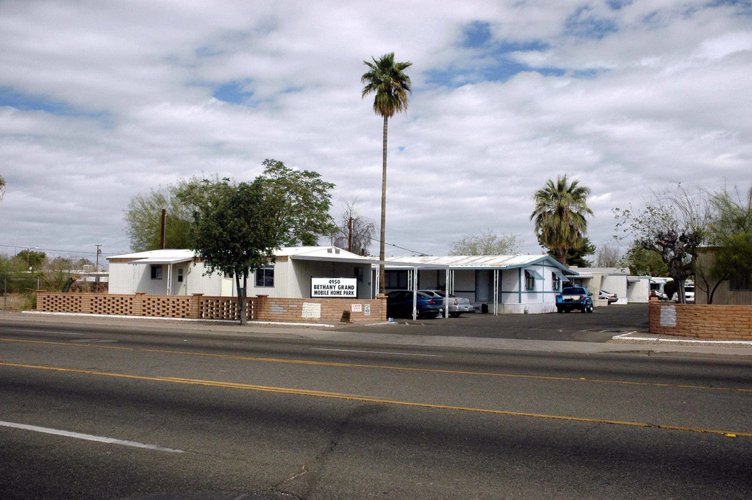 Bethany Grand mobile home park in Glendale, AZ - Building Photo