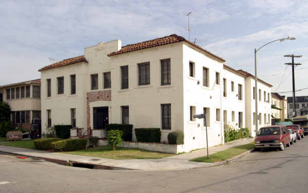 112 N Edgemont St in Los Angeles, CA - Building Photo - Building Photo