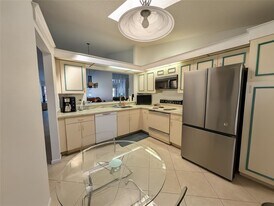 5895 Autumn Lake Ln, Unit A in Boynton Beach, FL - Building Photo