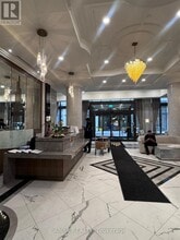 30 Elm Dr W in Mississauga, ON - Building Photo - Building Photo