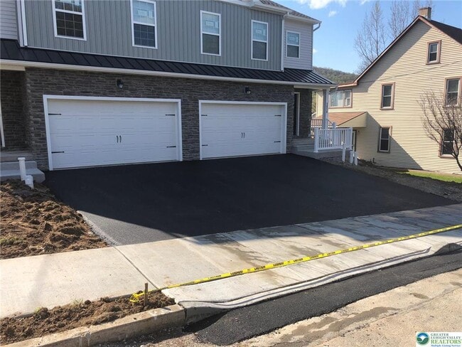 property at 1610 Ravena St