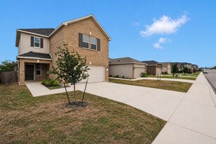 11620 Midnight Rain in San Antonio, TX - Building Photo