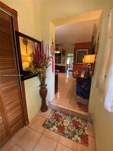 2341 SW 34th Ave in Miami, FL - Foto de edificio - Building Photo