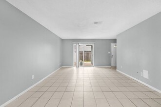 3353 Green Briar Cir in Gulf Breeze, FL - Building Photo - Building Photo