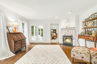102A Chambers Rd in Danbury, CT - Building Photo - Building Photo