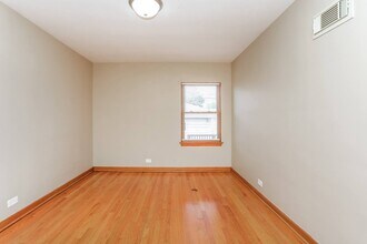 9006 W 22nd Pl in North Riverside, IL - Building Photo - Building Photo
