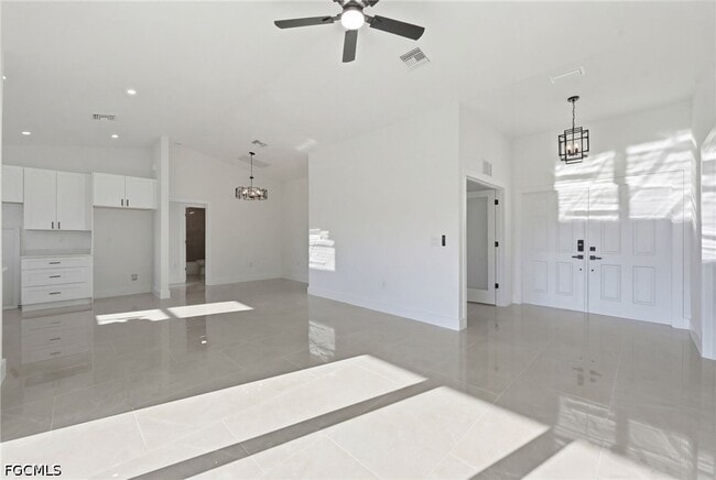 2105 NE 1st Ave in Cape Coral, FL - Building Photo - Building Photo