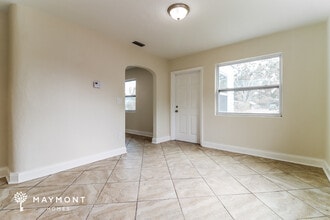 5086 46th Ave N in St. Petersburg, FL - Building Photo - Building Photo