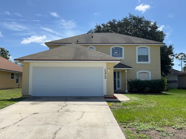 property at 10959 Darlington Oak Ct