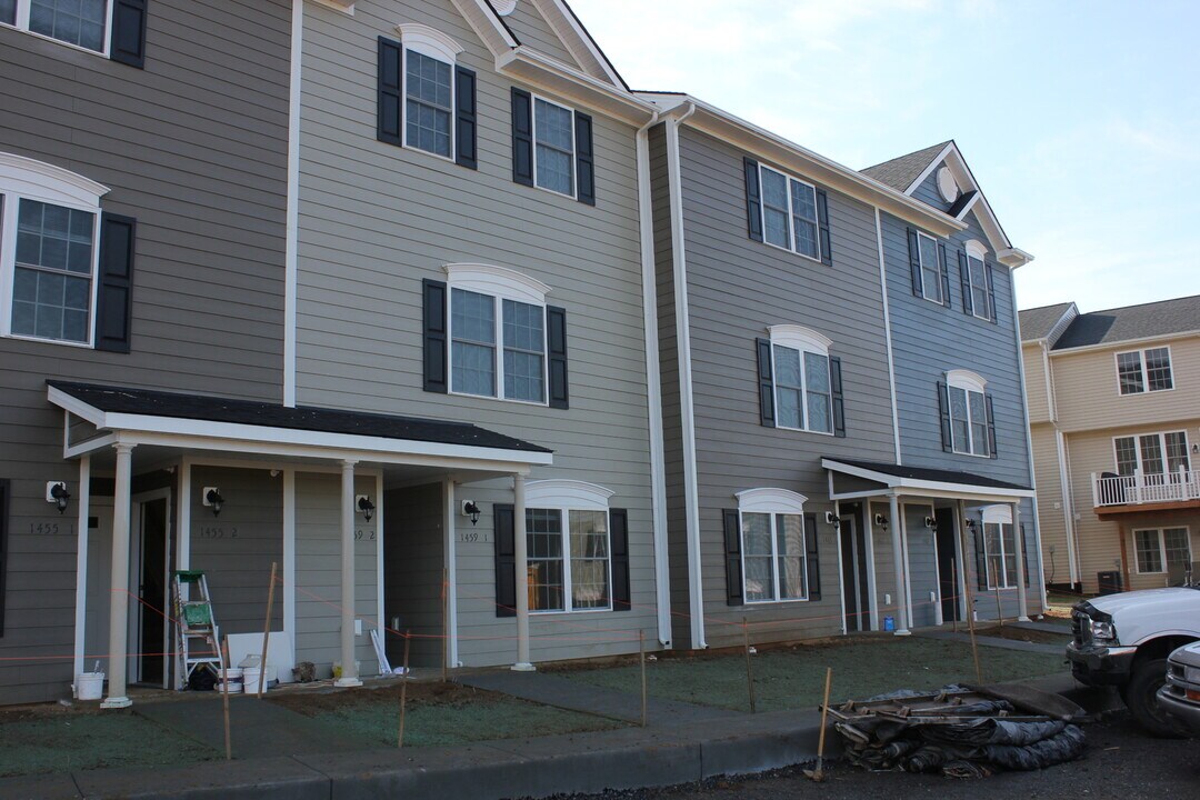 1399 Taylor Grove Ln in Harrisonburg, VA - Building Photo