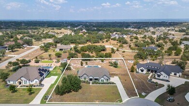 104 Rolling Hills Ct in Spicewood, TX - Building Photo - Building Photo