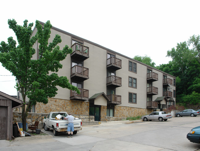 Tamarind Apartments in Lawrence, KS - Foto de edificio - Building Photo