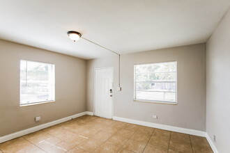 2814 NW 6th St in Pompano Beach, FL - Building Photo - Building Photo