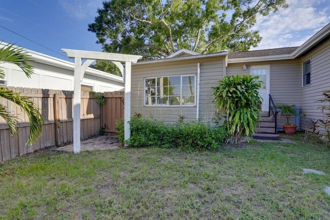 2811 60th Ave N in St. Petersburg, FL - Building Photo - Building Photo