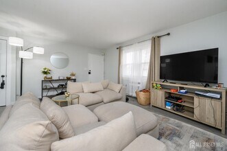 289 Main St in Spotswood, NJ - Building Photo - Building Photo