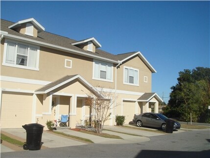 Andover Bay in St. Petersburg, FL - Building Photo