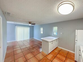2735 Richard Rd in West Palm Beach, FL - Building Photo - Building Photo