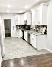 73 Headley Terrace in Irvington, NJ - Building Photo - Building Photo