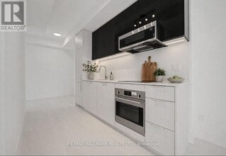 308 Jarvis St in Toronto, ON - Building Photo - Building Photo