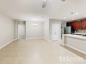 4784 Marcos Cir in Kissimmee, FL - Foto de edificio - Building Photo