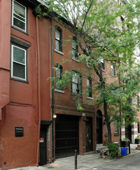 1935 Manning St in Philadelphia, PA - Foto de edificio - Building Photo